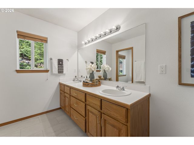 8453 Sw 181ST Ave, Beaverton, OR 97007