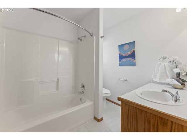 8453 Sw 181ST Ave, Beaverton, OR 97007