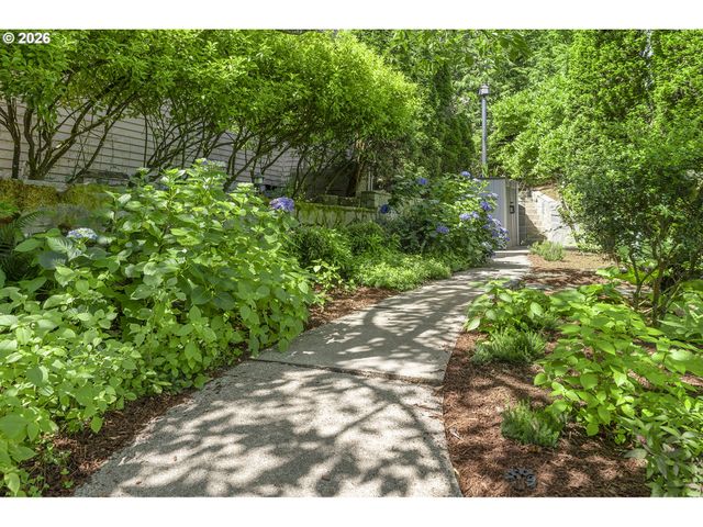 8453 Sw 181ST Ave, Beaverton, OR 97007