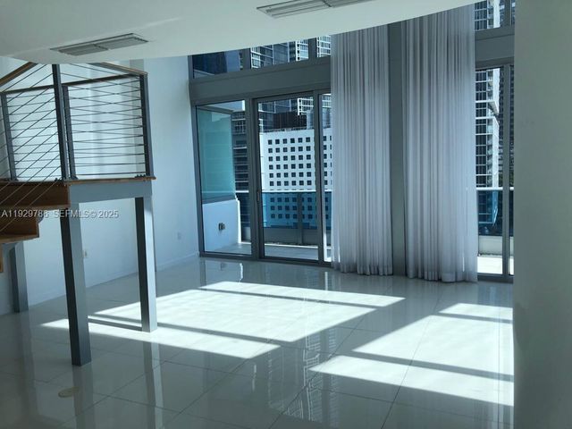 200 Biscayne Boulevard Way 902, Miami, FL 33131