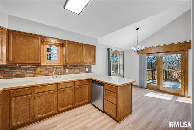 9320 W LAKE CAMELOT Drive, Mapleton, IL 61547