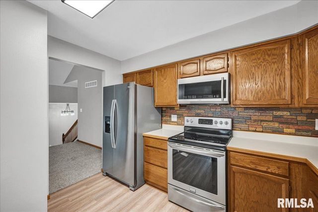 9320 W LAKE CAMELOT Drive, Mapleton, IL 61547