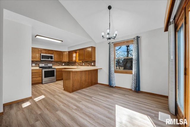 9320 W LAKE CAMELOT Drive, Mapleton, IL 61547