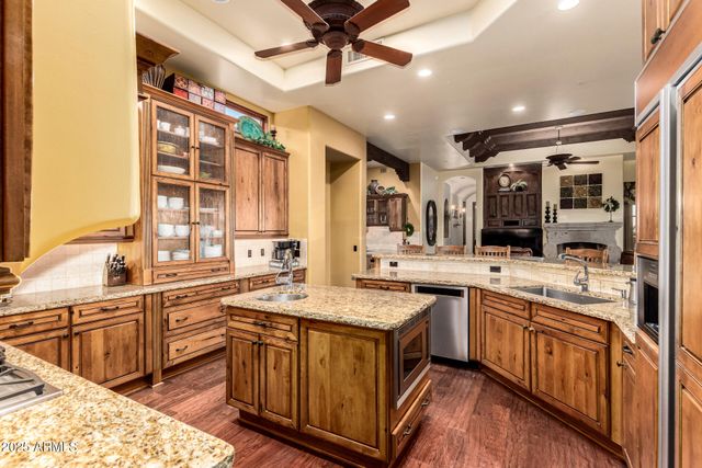 1930 E DESERT WILLOW Drive, Phoenix, AZ 85048