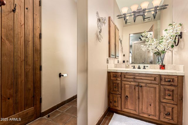 1930 E DESERT WILLOW Drive, Phoenix, AZ 85048