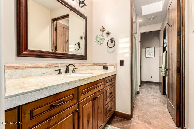 1930 E DESERT WILLOW Drive, Phoenix, AZ 85048