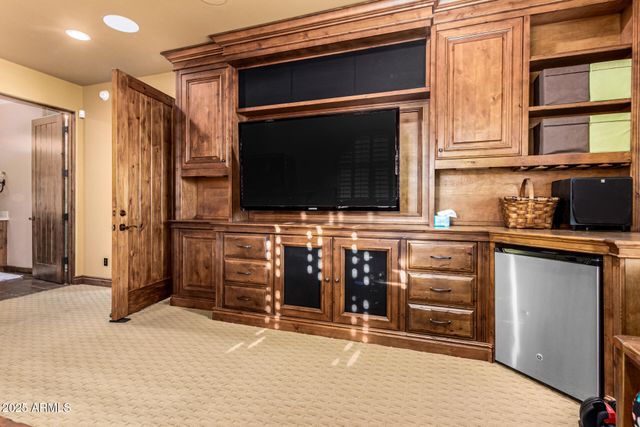 1930 E DESERT WILLOW Drive, Phoenix, AZ 85048