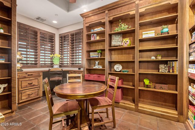 1930 E DESERT WILLOW Drive, Phoenix, AZ 85048