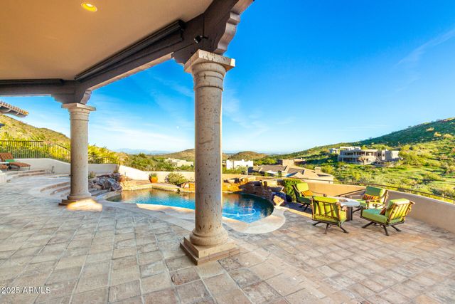 1930 E DESERT WILLOW Drive, Phoenix, AZ 85048