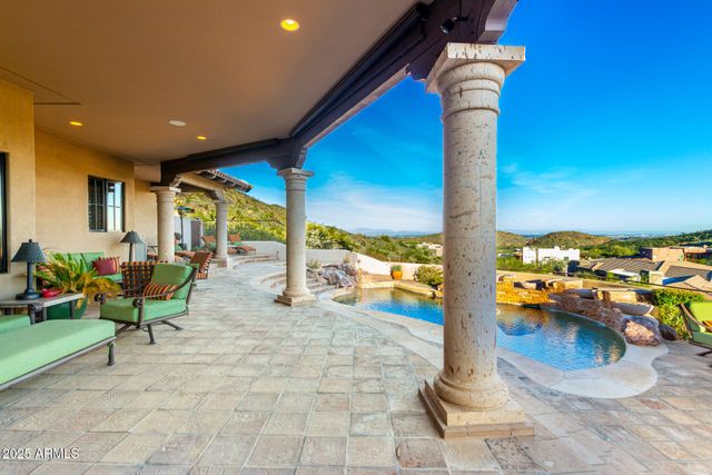 1930 E DESERT WILLOW Drive, Phoenix, AZ 85048