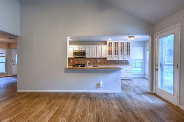 15 White Bark, The Woodlands, TX 77381