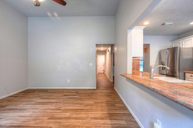 15 White Bark, The Woodlands, TX 77381