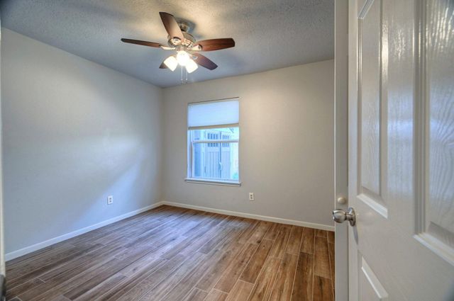 15 White Bark, The Woodlands, TX 77381