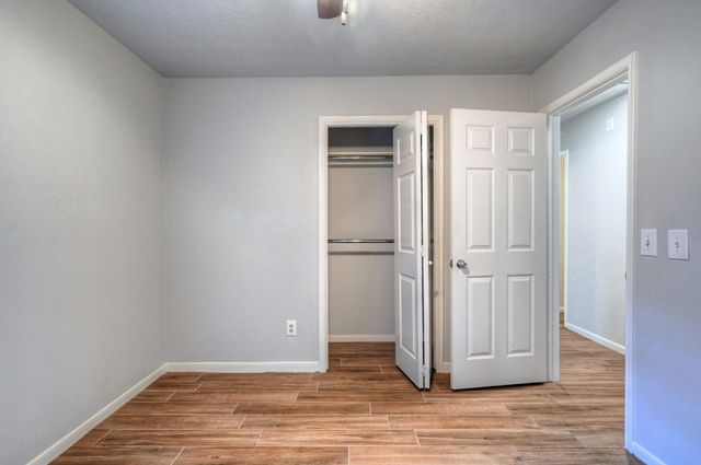 15 White Bark, The Woodlands, TX 77381