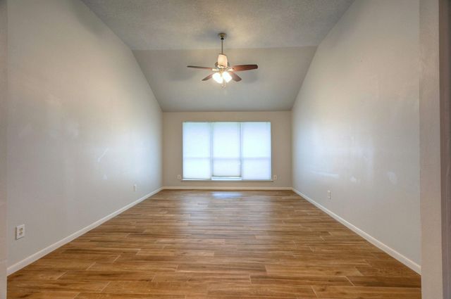15 White Bark, The Woodlands, TX 77381