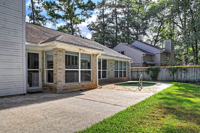 15 White Bark, The Woodlands, TX 77381