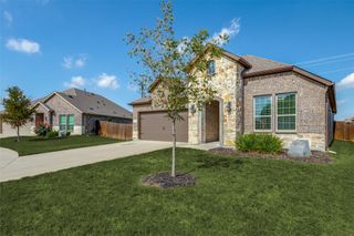 10909 Los Alamos Drive, Aubrey, TX 76227