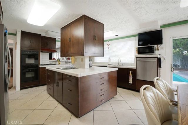 15850 Kalisher Street, Granada Hills, CA 91344