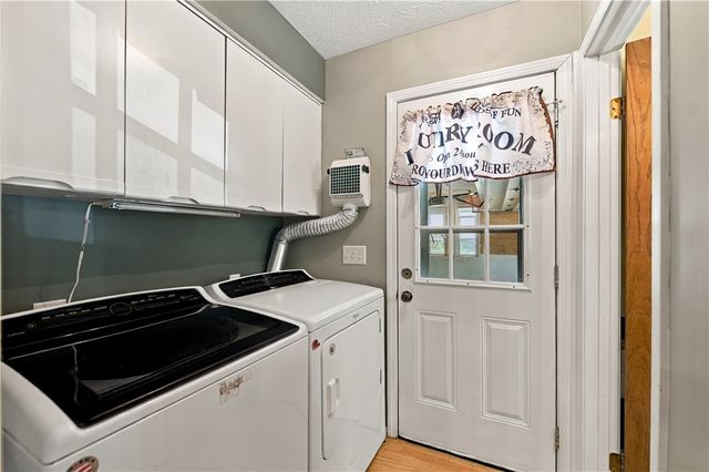 1296 Lakeville Lane, Webster, NY 14580