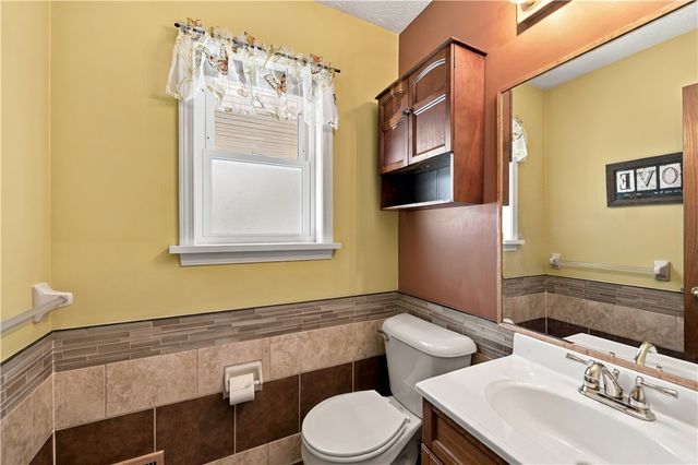 1296 Lakeville Lane, Webster, NY 14580