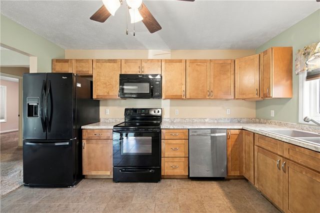 1296 Lakeville Lane, Webster, NY 14580