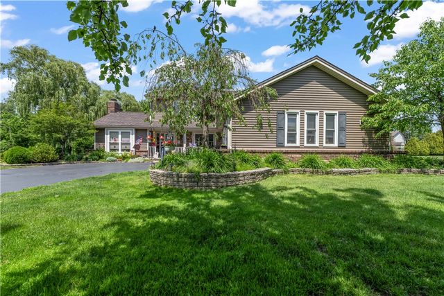 1296 Lakeville Lane, Webster, NY 14580