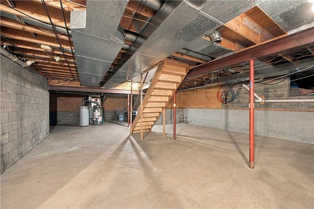 1296 Lakeville Lane, Webster, NY 14580