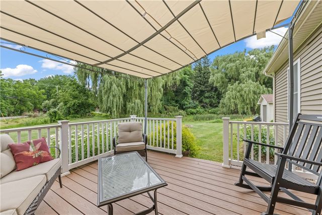 1296 Lakeville Lane, Webster, NY 14580