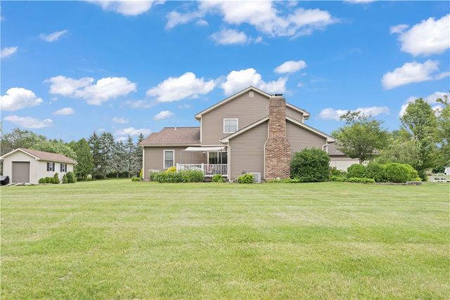 1296 Lakeville Lane, Webster, NY 14580
