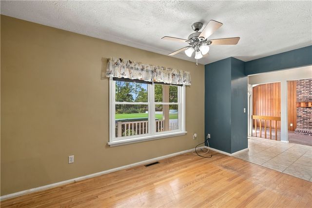 1296 Lakeville Lane, Webster, NY 14580