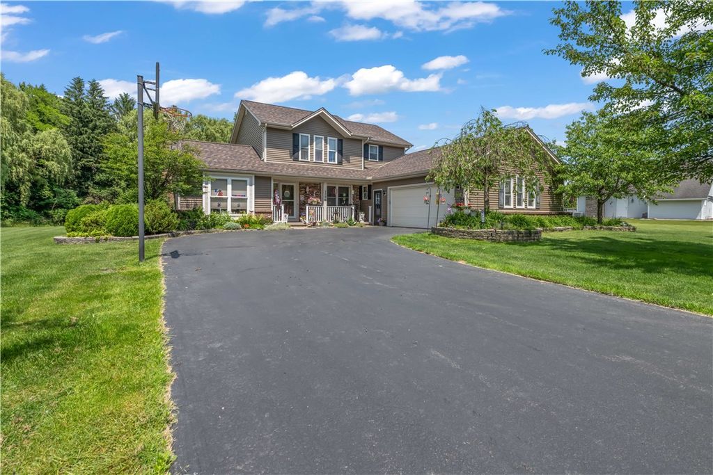 1296 Lakeville Lane, Webster, NY 14580