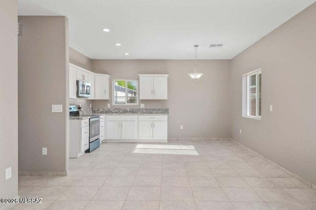 8041 E Escalante Road, Tucson, AZ 85730