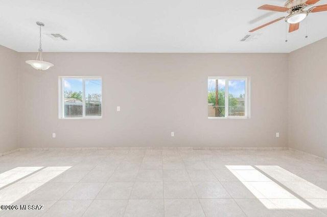 8041 E Escalante Road, Tucson, AZ 85730