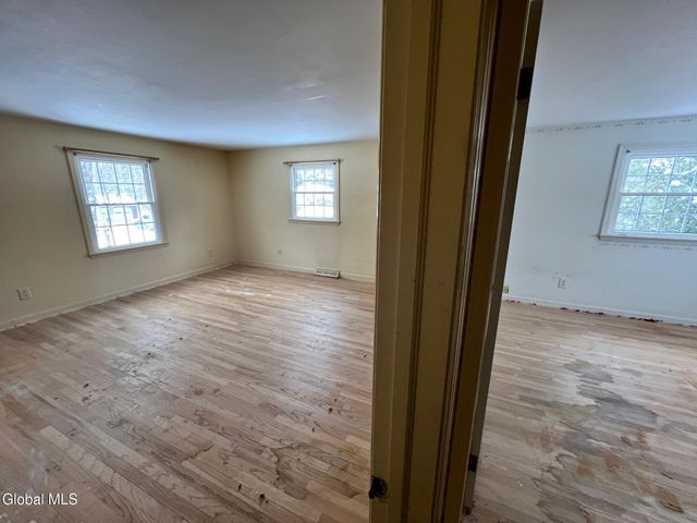 4 Sandstone Drive, Glenville, NY 12027