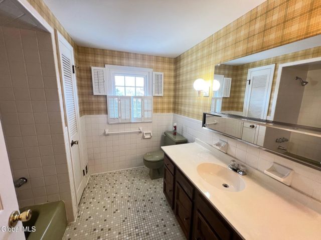 4 Sandstone Drive, Glenville, NY 12027