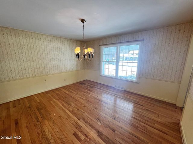 4 Sandstone Drive, Glenville, NY 12027