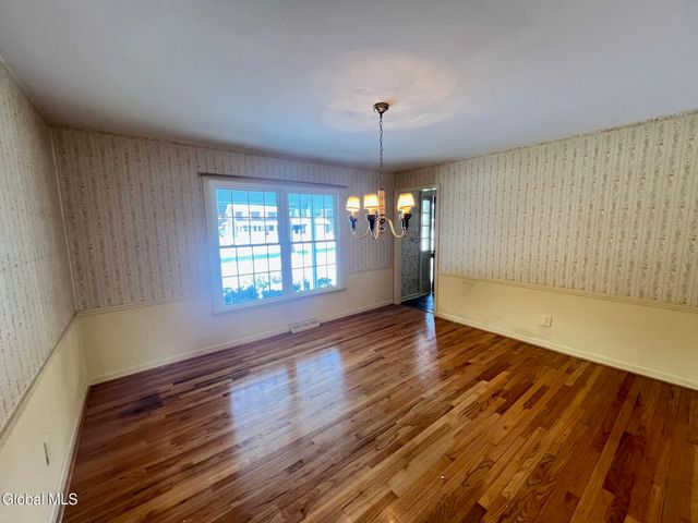 4 Sandstone Drive, Glenville, NY 12027