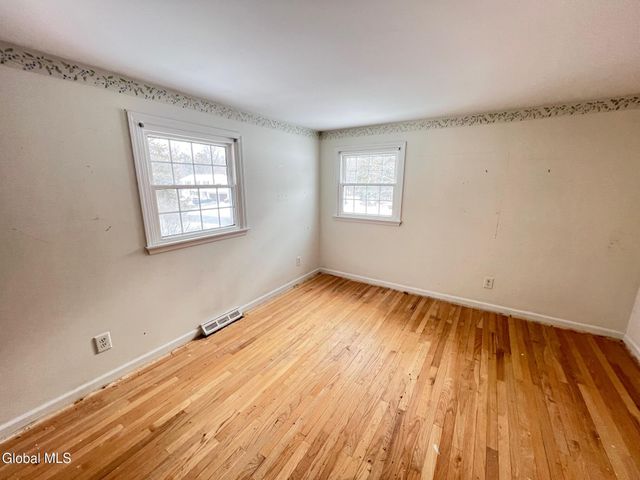 4 Sandstone Drive, Glenville, NY 12027