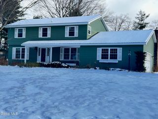 4 Sandstone Drive, Glenville, NY 12027