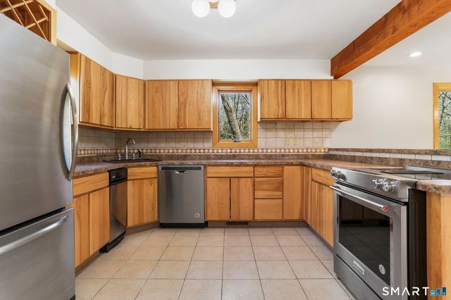 68 Tawney Drive, Bethany, CT 06524