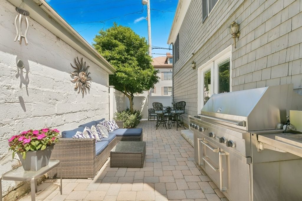 43 Endicott Street 43, Salem, MA 01970