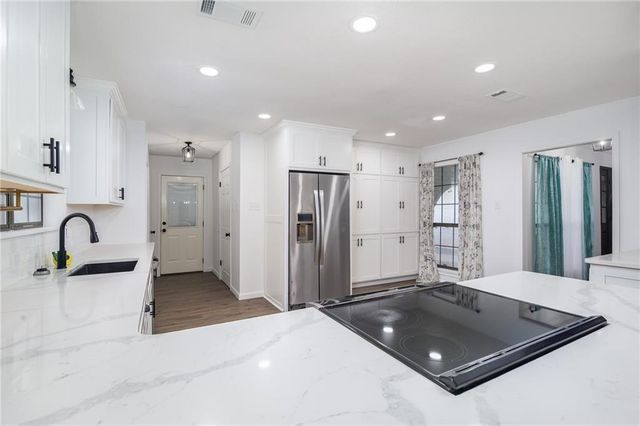 3770 SOUTH Loop, Pineville, LA 71360