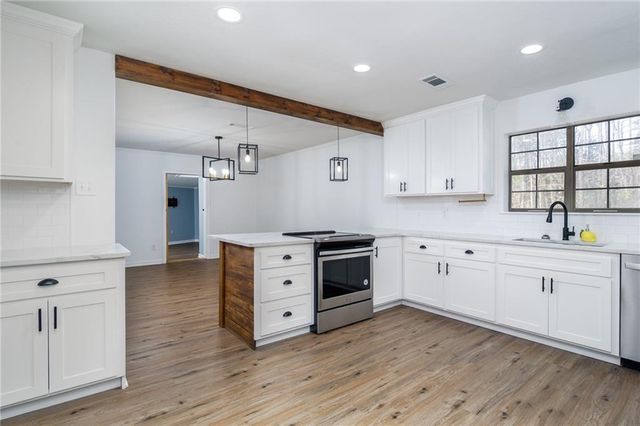 3770 SOUTH Loop, Pineville, LA 71360