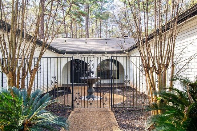 3770 SOUTH Loop, Pineville, LA 71360