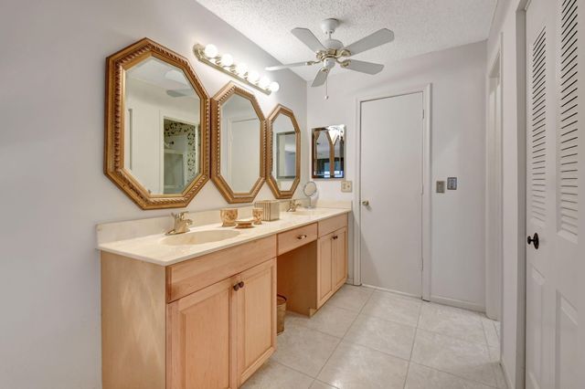 1670 NW 18TH Avenue 202, Delray Beach, FL 33445