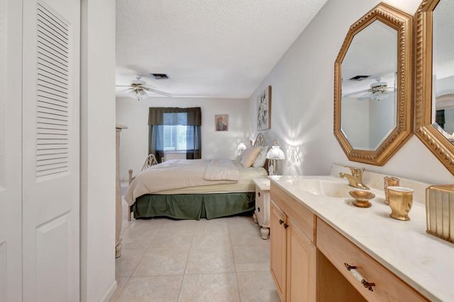 1670 NW 18TH Avenue 202, Delray Beach, FL 33445