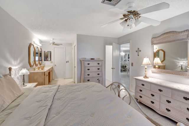 1670 NW 18TH Avenue 202, Delray Beach, FL 33445