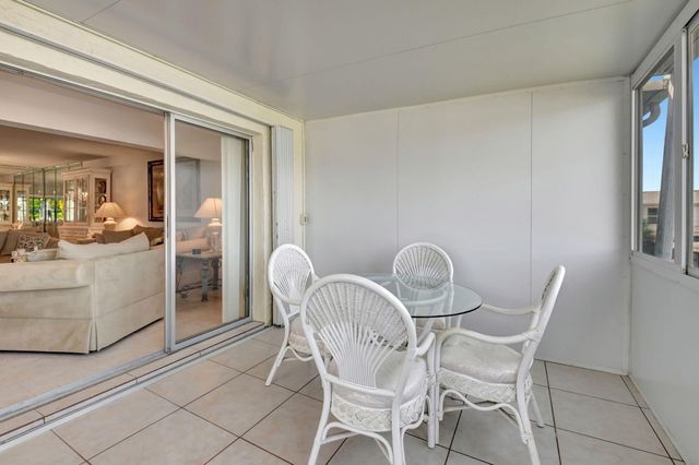 1670 NW 18TH Avenue 202, Delray Beach, FL 33445