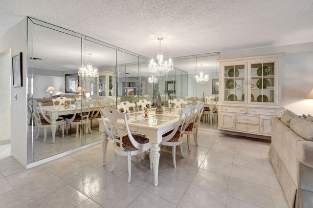 1670 NW 18TH Avenue 202, Delray Beach, FL 33445