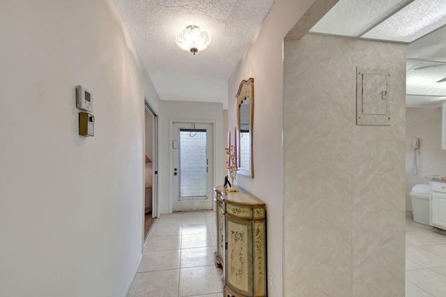 1670 NW 18TH Avenue 202, Delray Beach, FL 33445